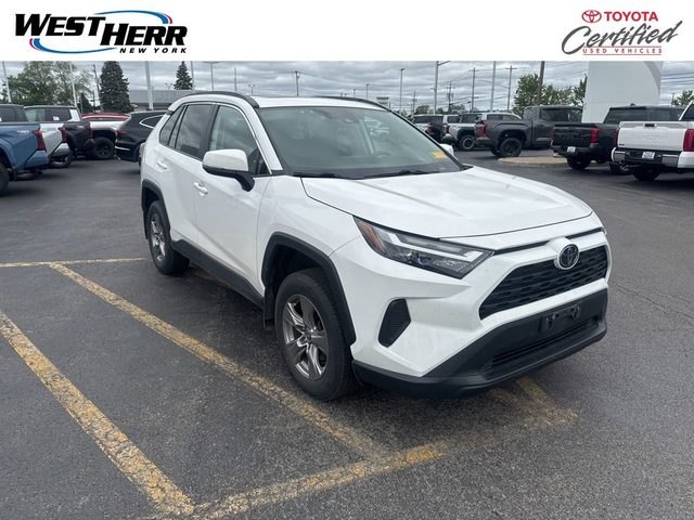 2023 Toyota RAV4 XLE AWD photo