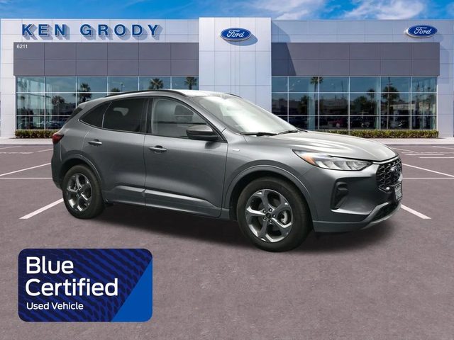 2023 Ford Escape ST-Line FWD photo