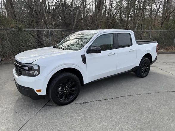 2023 Ford Maverick LARIAT FWD photo