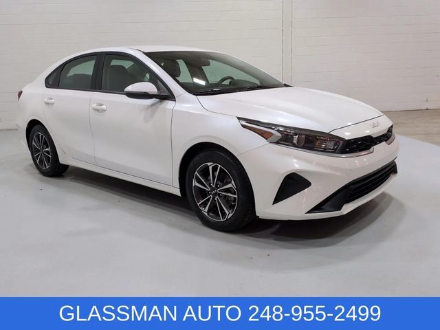 2023 Kia Forte LXS FWD photo