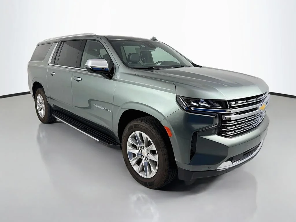 2023 Chevrolet Suburban Premier 4WD photo