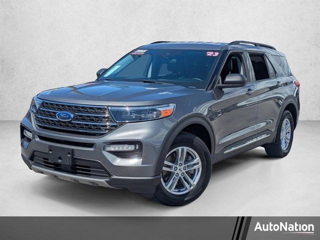 2023 Ford Explorer XLT 4WD photo