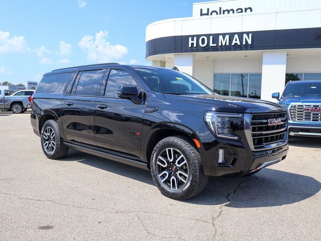 2023 GMC Yukon XL AT4 4WD photo