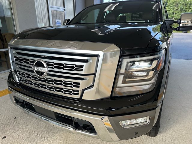2023 Nissan Titan Platinum Reserve 4WD photo