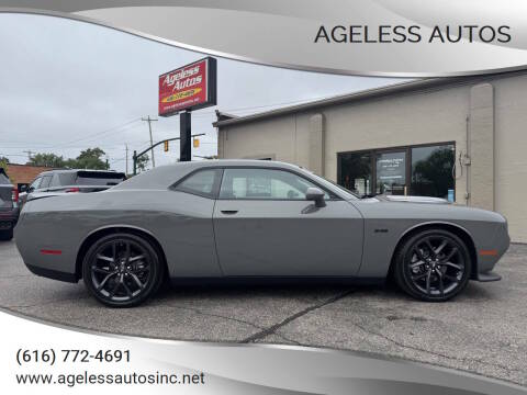 2023 Dodge Challenger R/T RWD photo