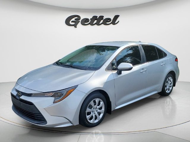 2023 Toyota Corolla LE FWD photo