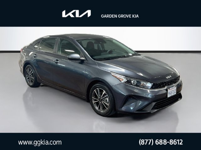 2023 Kia Forte LXS FWD photo