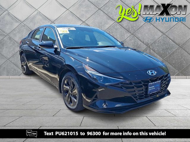 2023 Hyundai Elantra SEL FWD photo