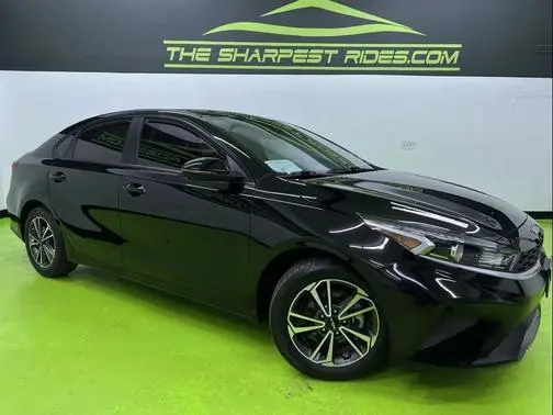 2023 Kia Forte LXS FWD photo