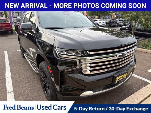 2023 Chevrolet Suburban High Country 4WD photo