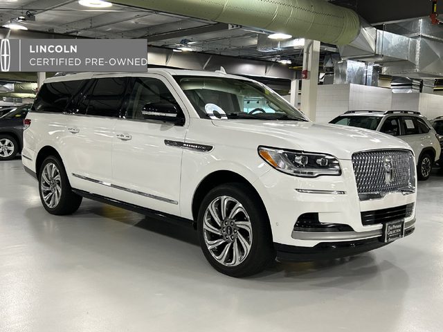 2023 Lincoln Navigator L Reserve 4WD photo