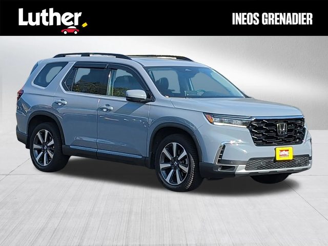 2023 Honda Pilot Touring AWD photo