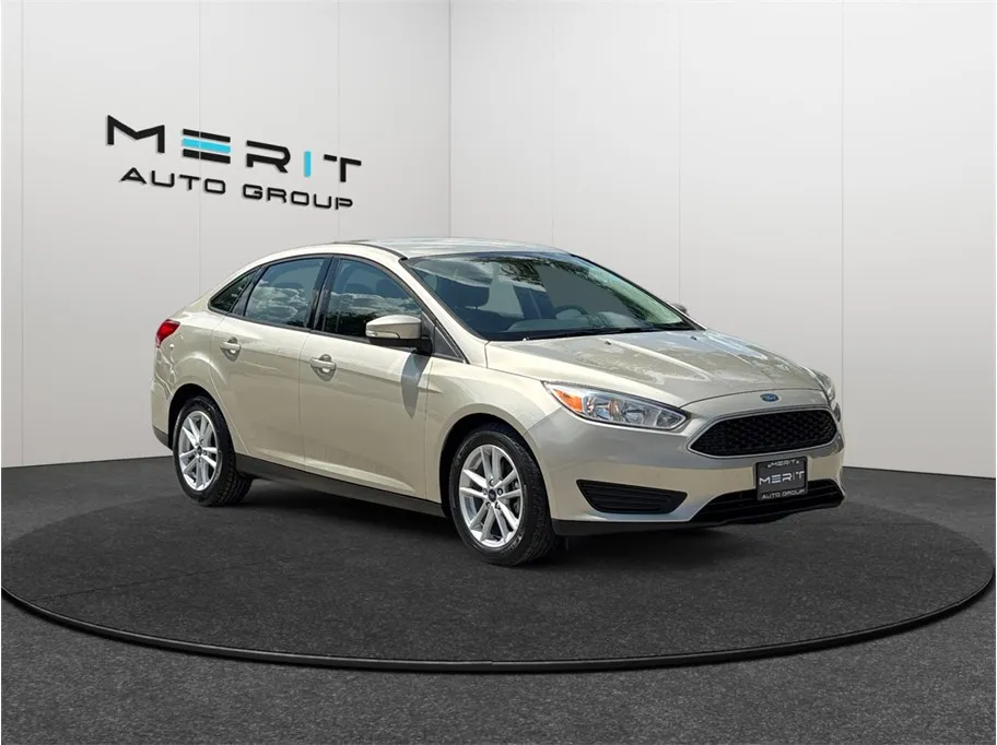 2017 Ford Focus SE FWD photo