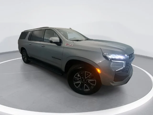 2023 Chevrolet Suburban Z71 4WD photo