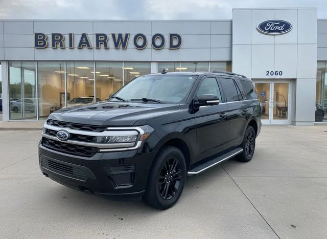 2023 Ford Expedition XLT 4WD photo