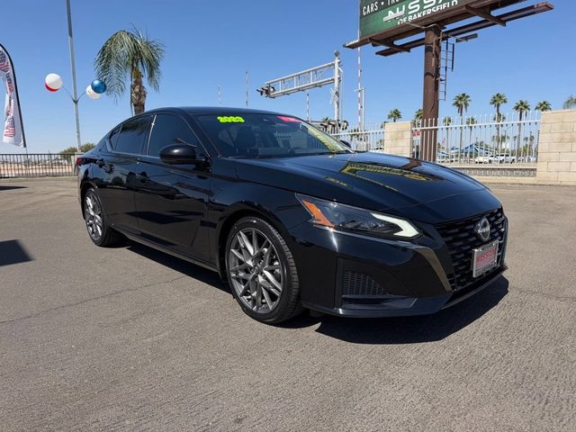 2023 Nissan Altima 2.0 SR FWD photo