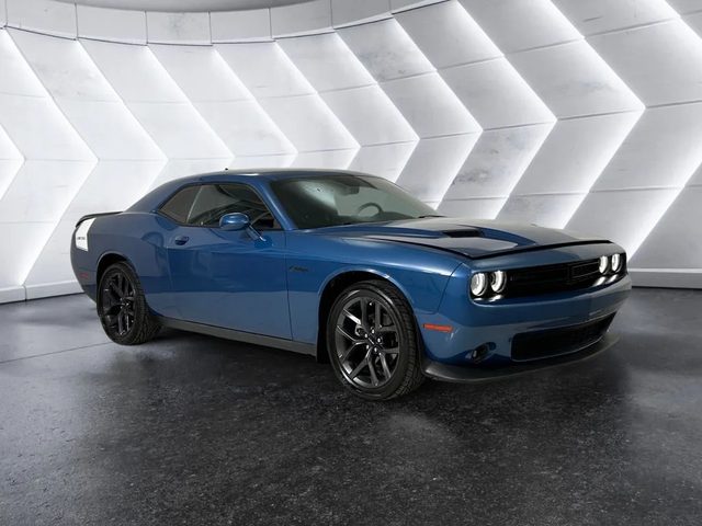 2023 Dodge Challenger SXT RWD photo