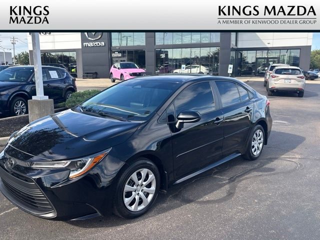 2023 Toyota Corolla LE FWD photo