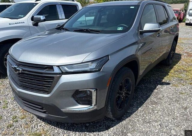 2023 Chevrolet Traverse LT Cloth AWD photo