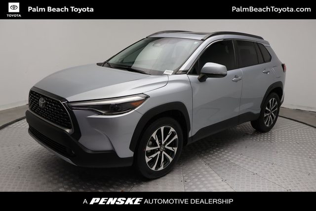 2023 Toyota Corolla Cross XLE FWD photo
