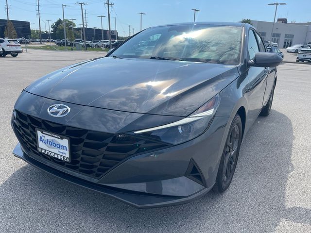 2023 Hyundai Elantra SEL FWD photo