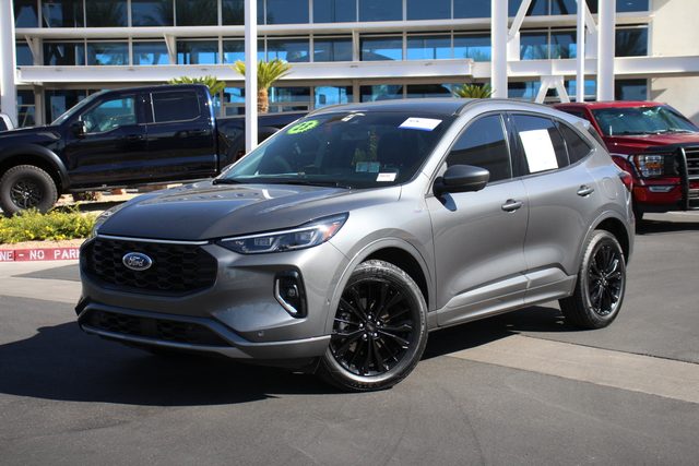 2023 Ford Escape ST-Line Elite AWD photo