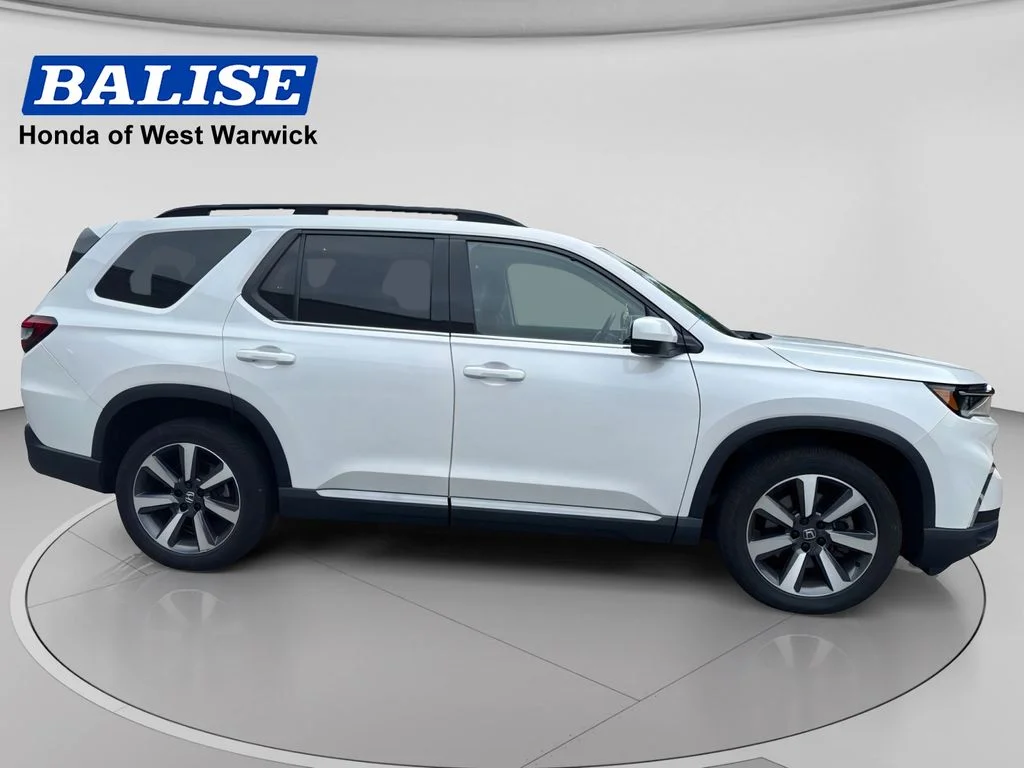 2023 Honda Pilot Touring AWD photo