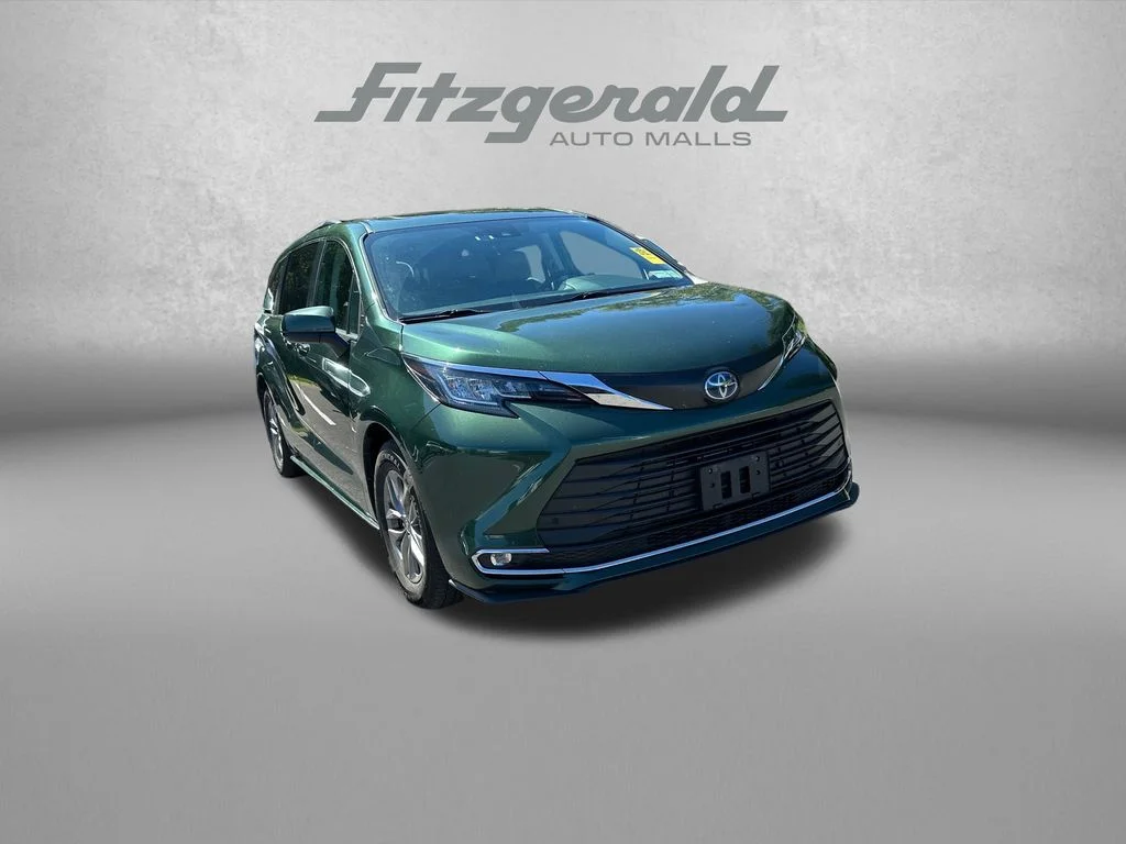 2023 Toyota Sienna XLE AWD photo