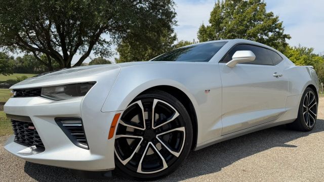 2016 Chevrolet Camaro 2SS RWD photo