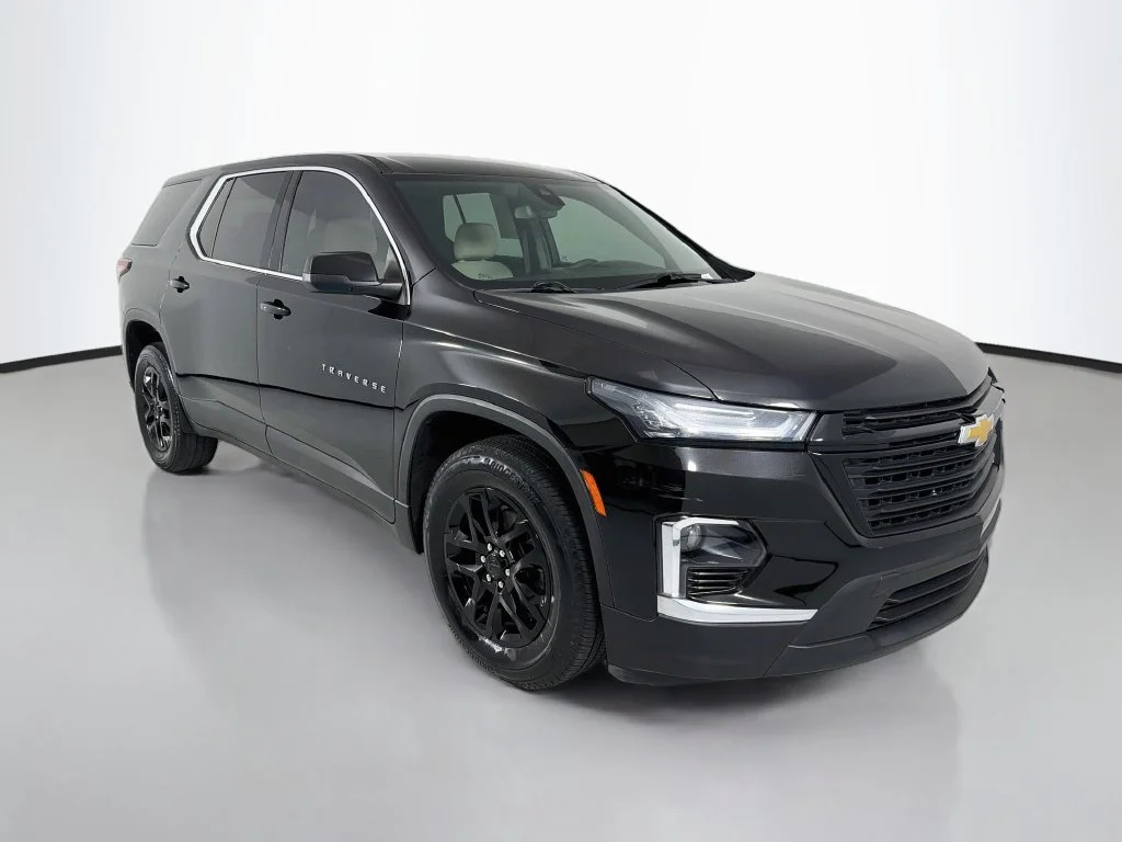 2023 Chevrolet Traverse LS FWD photo