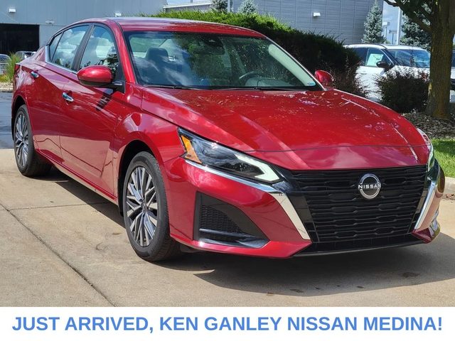 2023 Nissan Altima 2.5 SV AWD photo