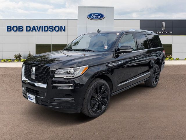 2023 Lincoln Navigator Reserve 4WD photo