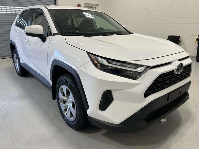 2023 Toyota RAV4 LE AWD photo