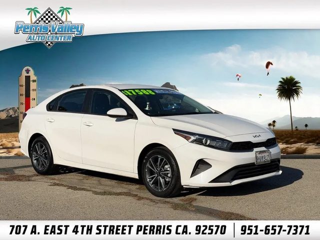2023 Kia Forte LXS FWD photo