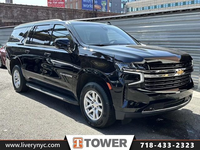 2022 Chevrolet Suburban LT 4WD photo