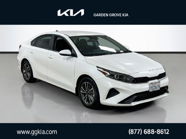 2023 Kia Forte LXS FWD photo