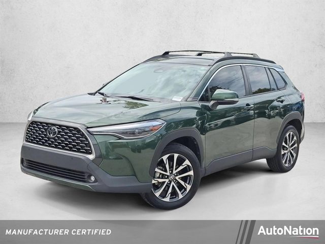 2023 Toyota Corolla Cross XLE FWD photo