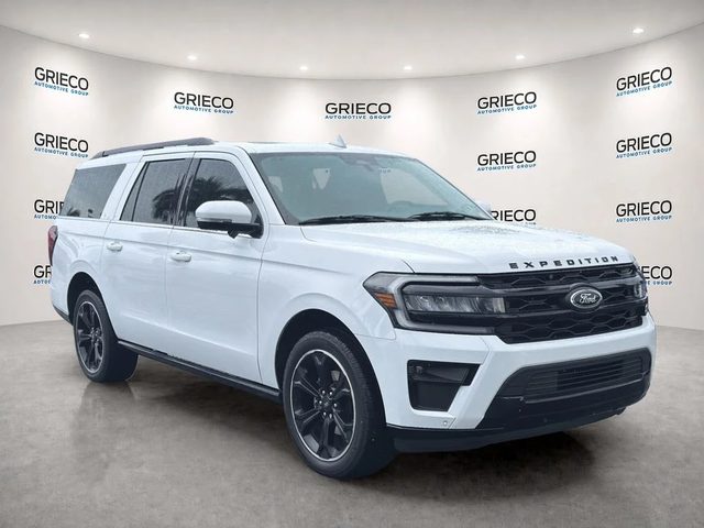 2023 Ford Expedition Max Limited RWD photo