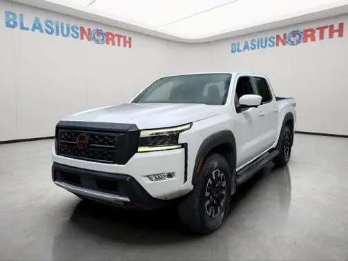 2023 Nissan Frontier PRO-4X 4WD photo