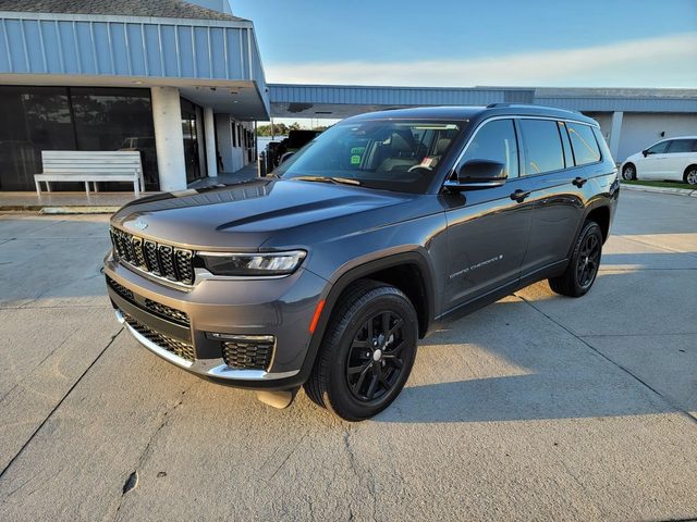 2023 Jeep Grand Cherokee L Limited RWD photo