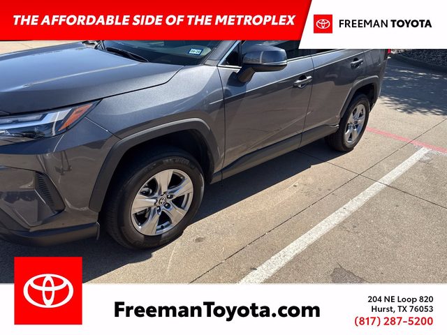 2023 Toyota RAV4 XLE FWD photo