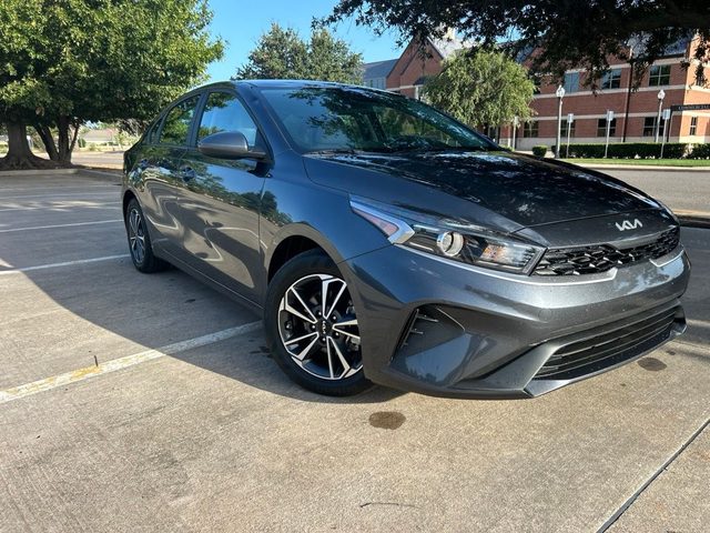 2023 Kia Forte LXS FWD photo