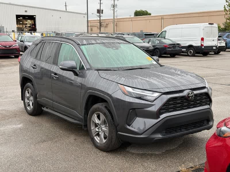 2023 Toyota RAV4 XLE AWD photo