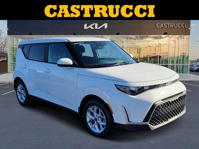 2023 Kia Soul LX FWD photo