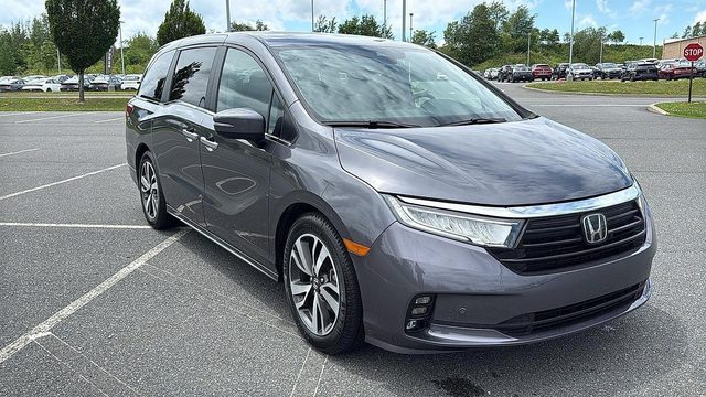 2023 Honda Odyssey Touring FWD photo