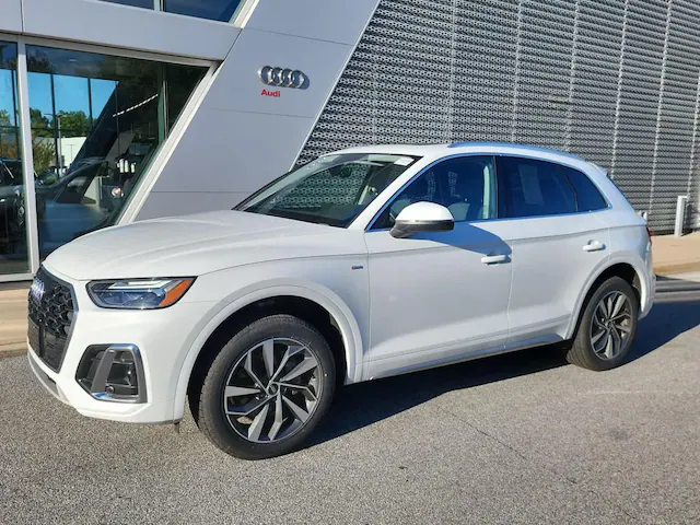 2023 Audi Q5 S line Premium Plus AWD photo