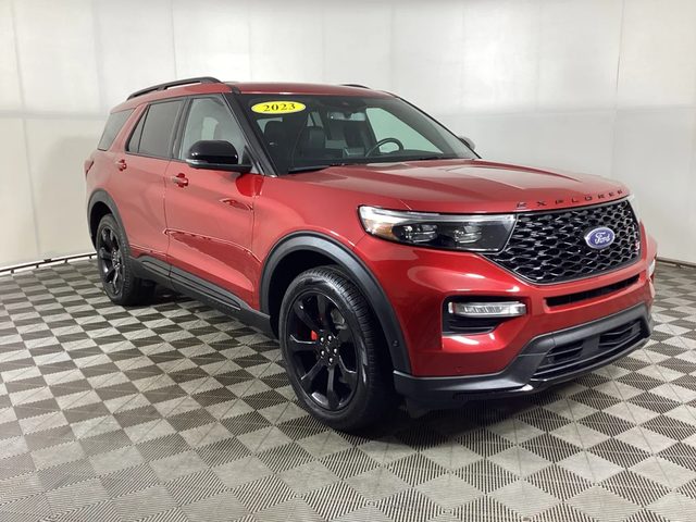 2023 Ford Explorer ST 4WD photo