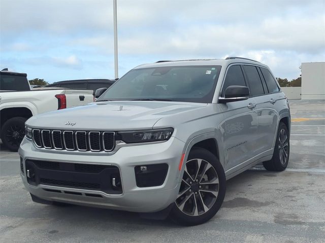 2023 Jeep Grand Cherokee Overland 4WD photo