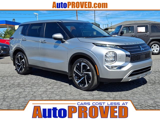 2023 Mitsubishi Outlander SE AWD photo