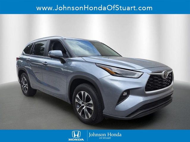2023 Toyota Highlander XLE FWD photo